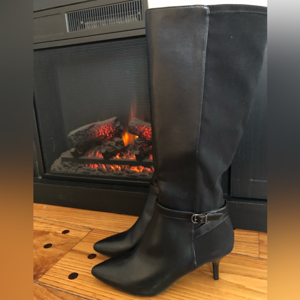 Heeled boots - Picture 3 of 3